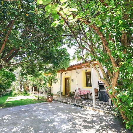 Small Villa Gerani Agios Vlasios  Exterior photo