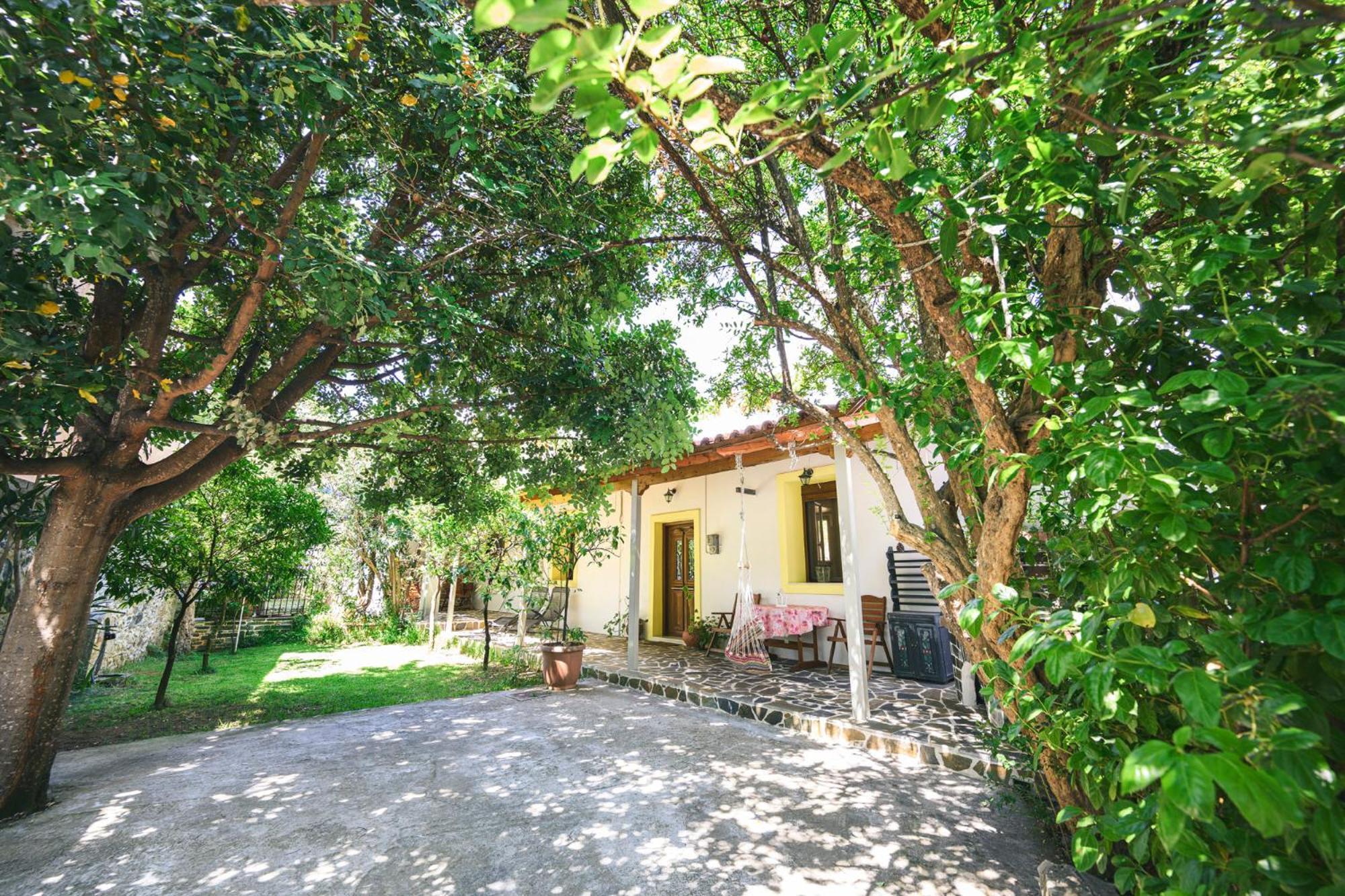 Small Villa Gerani Agios Vlasios  Exterior photo